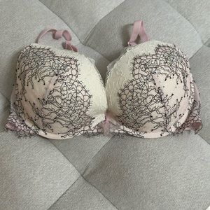 Victoria Secret Lace Push-up Bra 36D